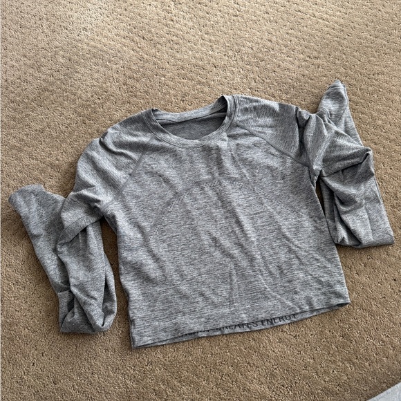 lululemon athletica Gray Crop Top - Picture 1 of 2